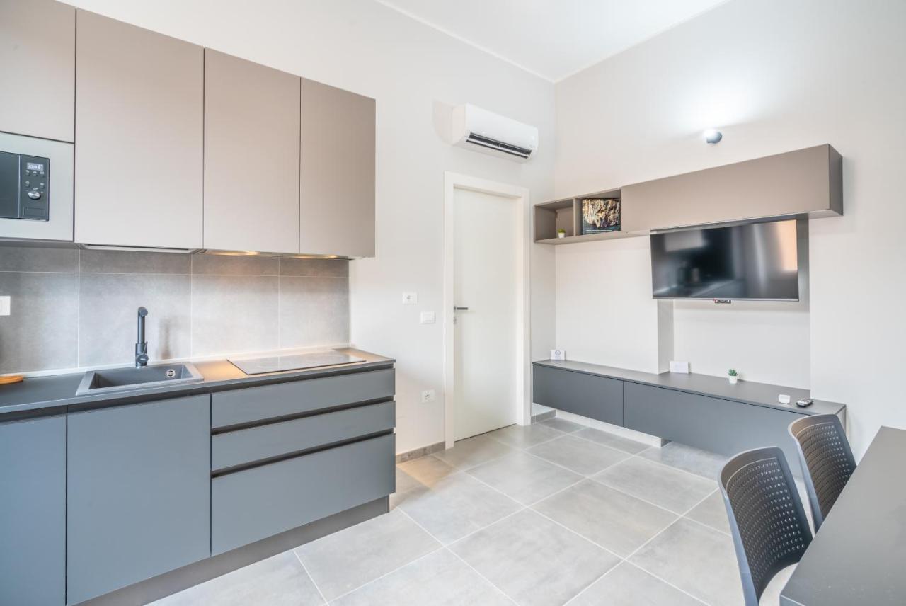 Kuzu Apts - City Center - Wifi Ac Tv Cagliari Buitenkant foto