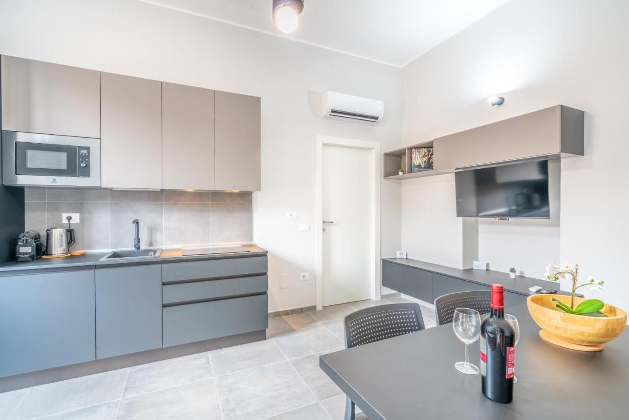 Kuzu Apts - City Center - Wifi Ac Tv Cagliari Buitenkant foto