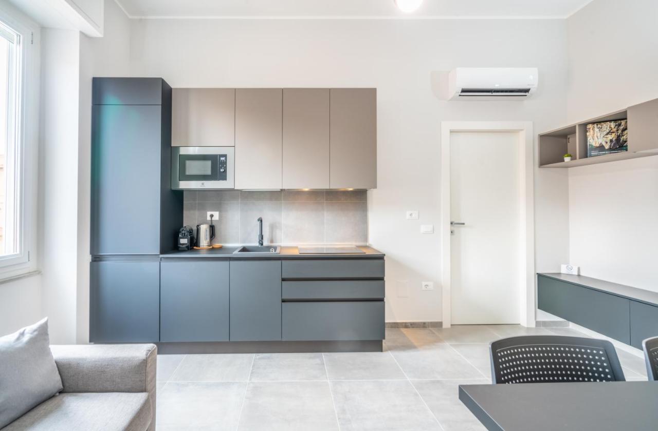 Kuzu Apts - City Center - Wifi Ac Tv Cagliari Buitenkant foto